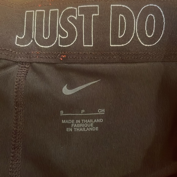 Women’s Nike line shorts small new without tags - Picture 4 of 5